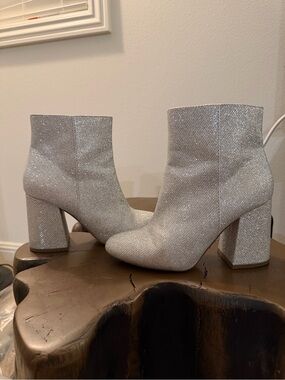 Madden Girl Silver Glitter Ankle Booties - Block Heel Sz 7 Worn Once!